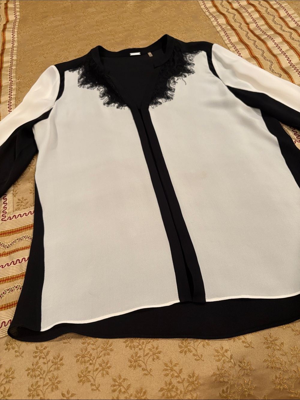 NWOT Elie Tahari Black & White Lace-Trim Blouse, Chic, V-Neck, Silk, S